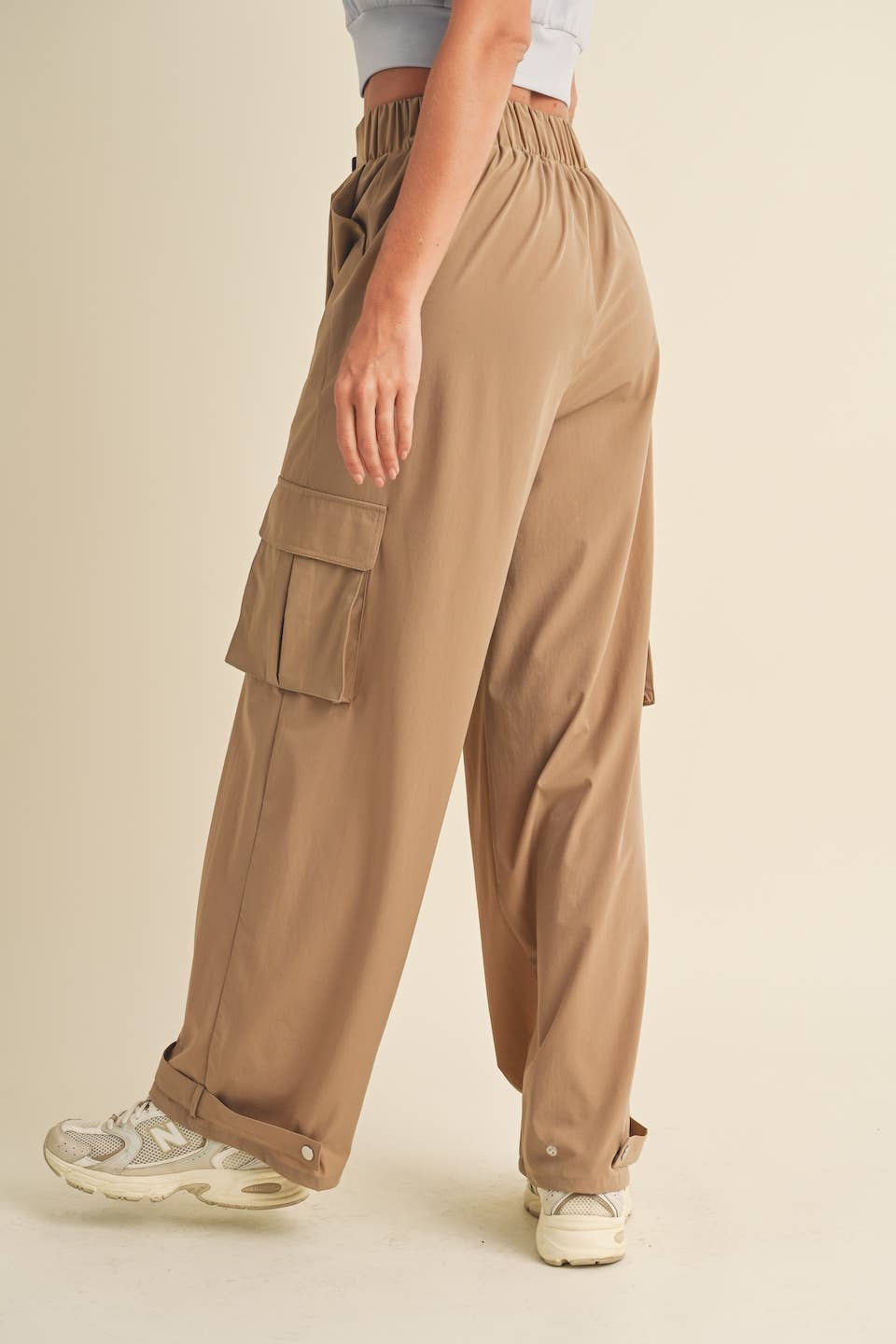 Lightweight Nylon Wide Leg Cargo Pant