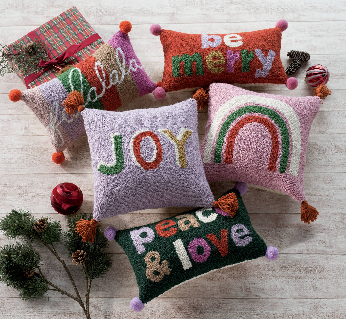 Falala W/Pom Pom Hook Pillow