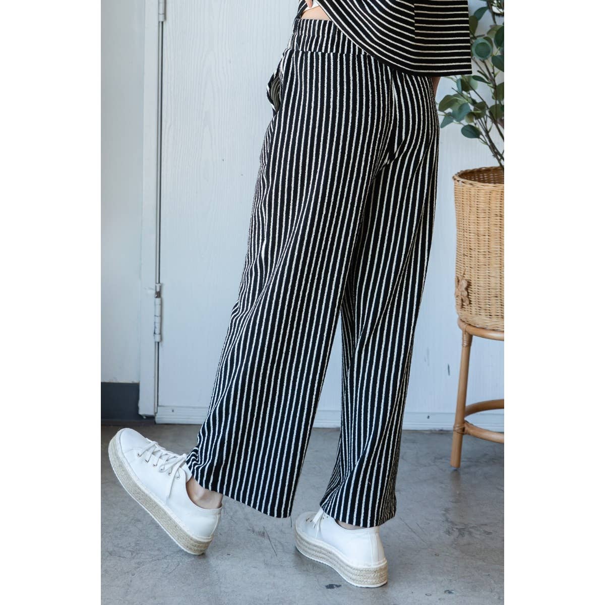 Stripe Texture Knit Front Pocket Long Pants- Black