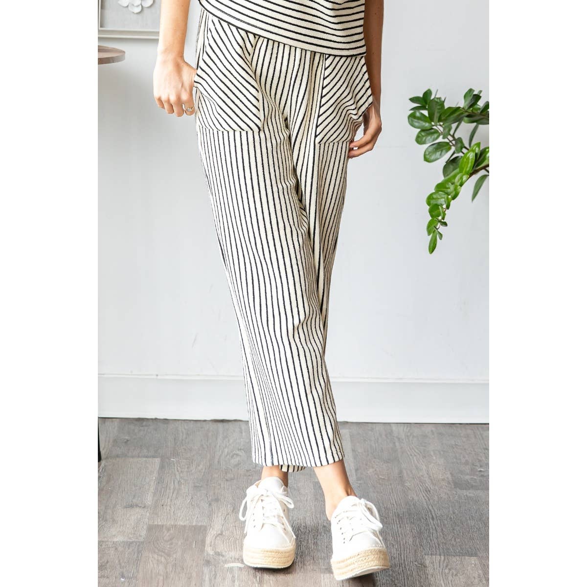 Stripe Texture Knit Front Pocket Long Pants- Ivory