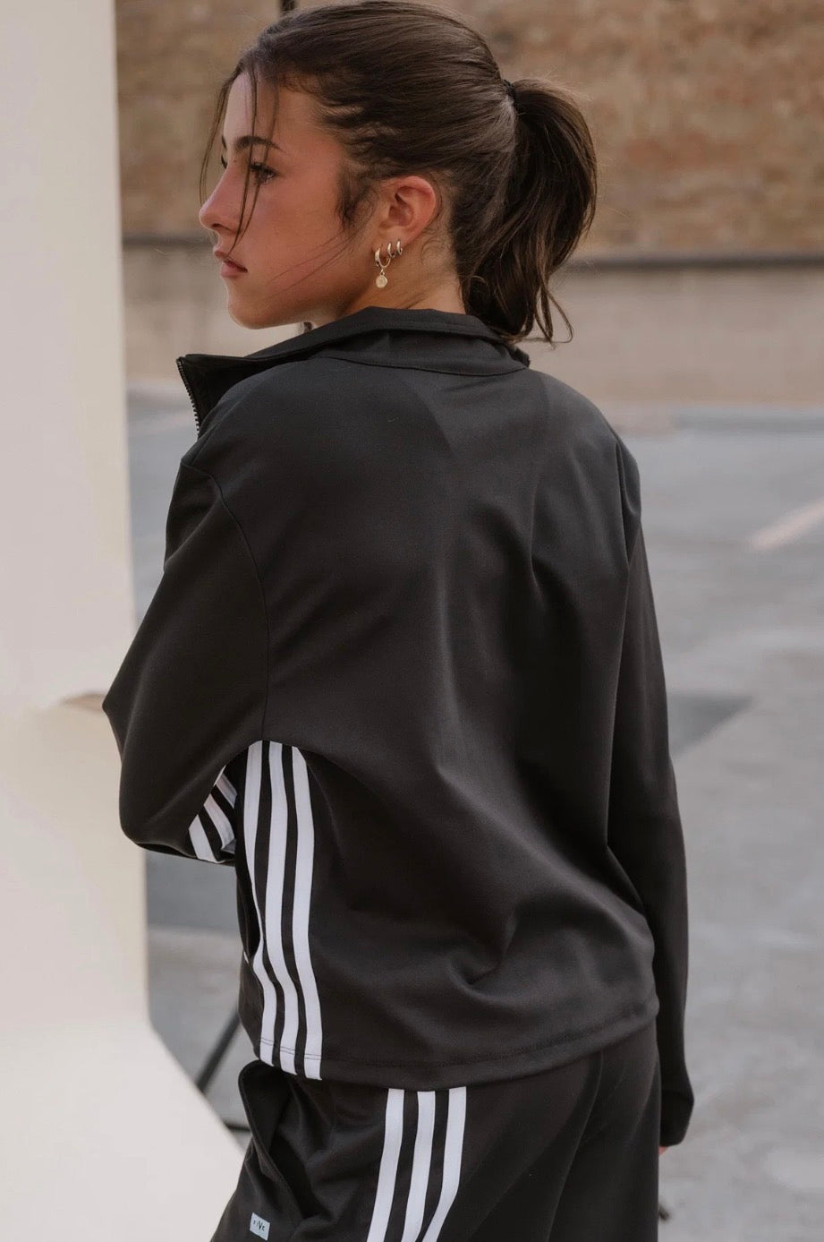 AUG PREORDER Legend Halfzip