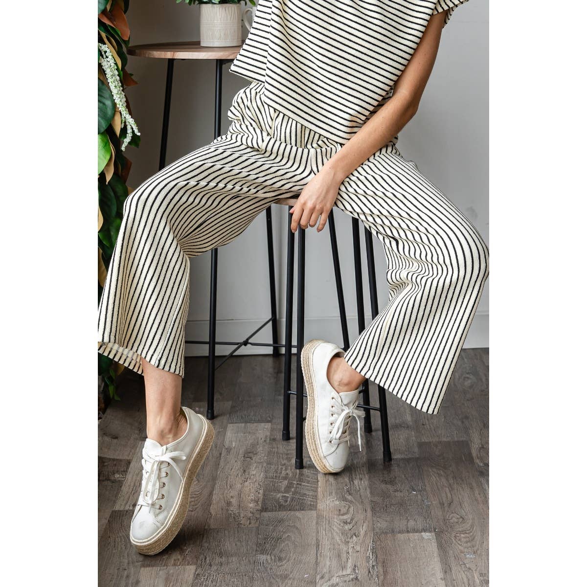 Stripe Texture Knit Front Pocket Long Pants- Ivory