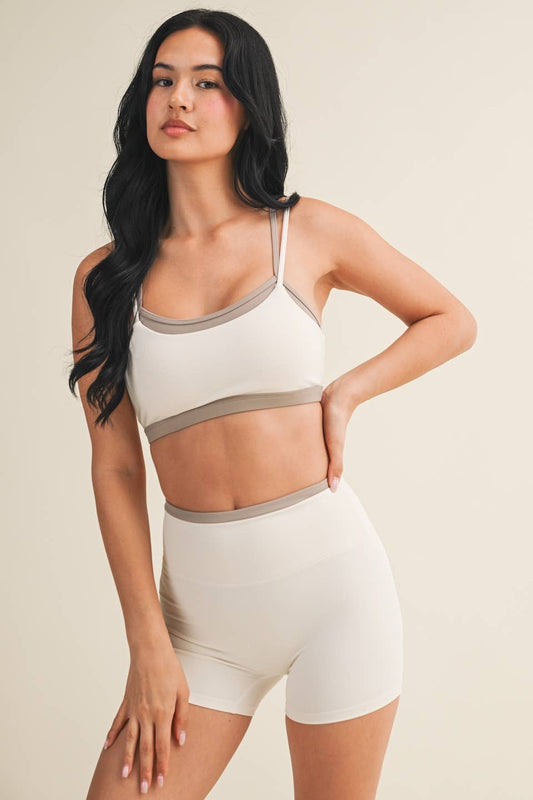 Double Layered Sports Bra: Cream Combo / S
