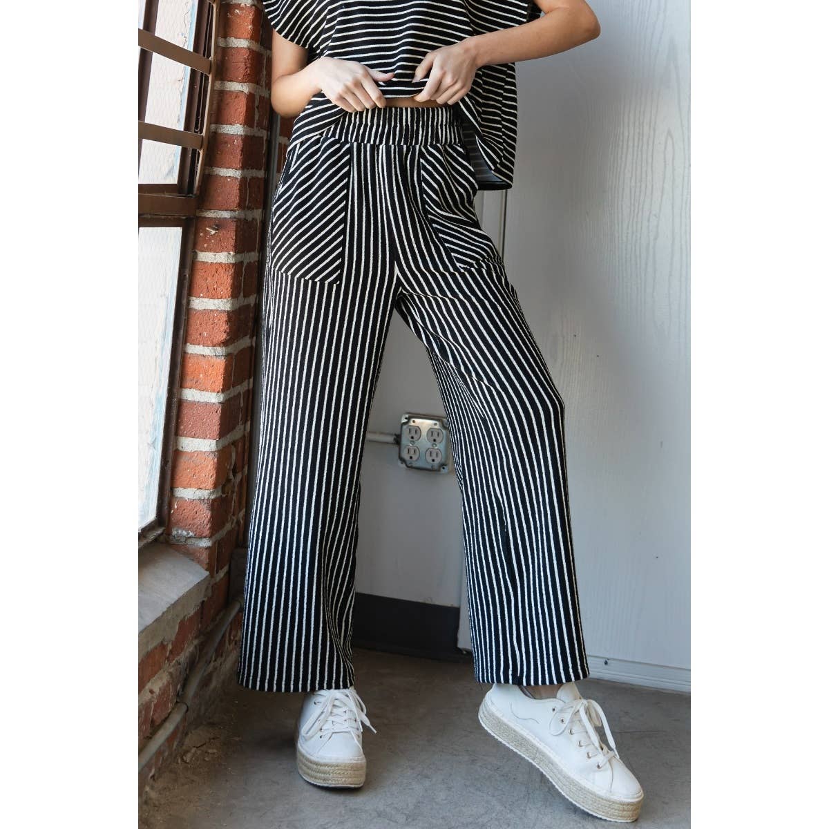 Stripe Texture Knit Front Pocket Long Pants- Black