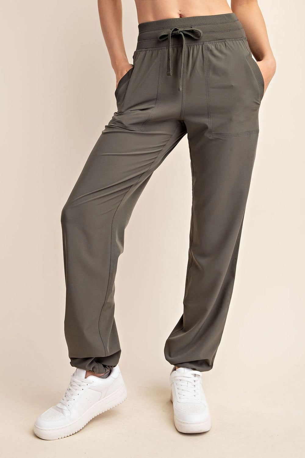 Oxford St Dance Studio Pant in Army Green