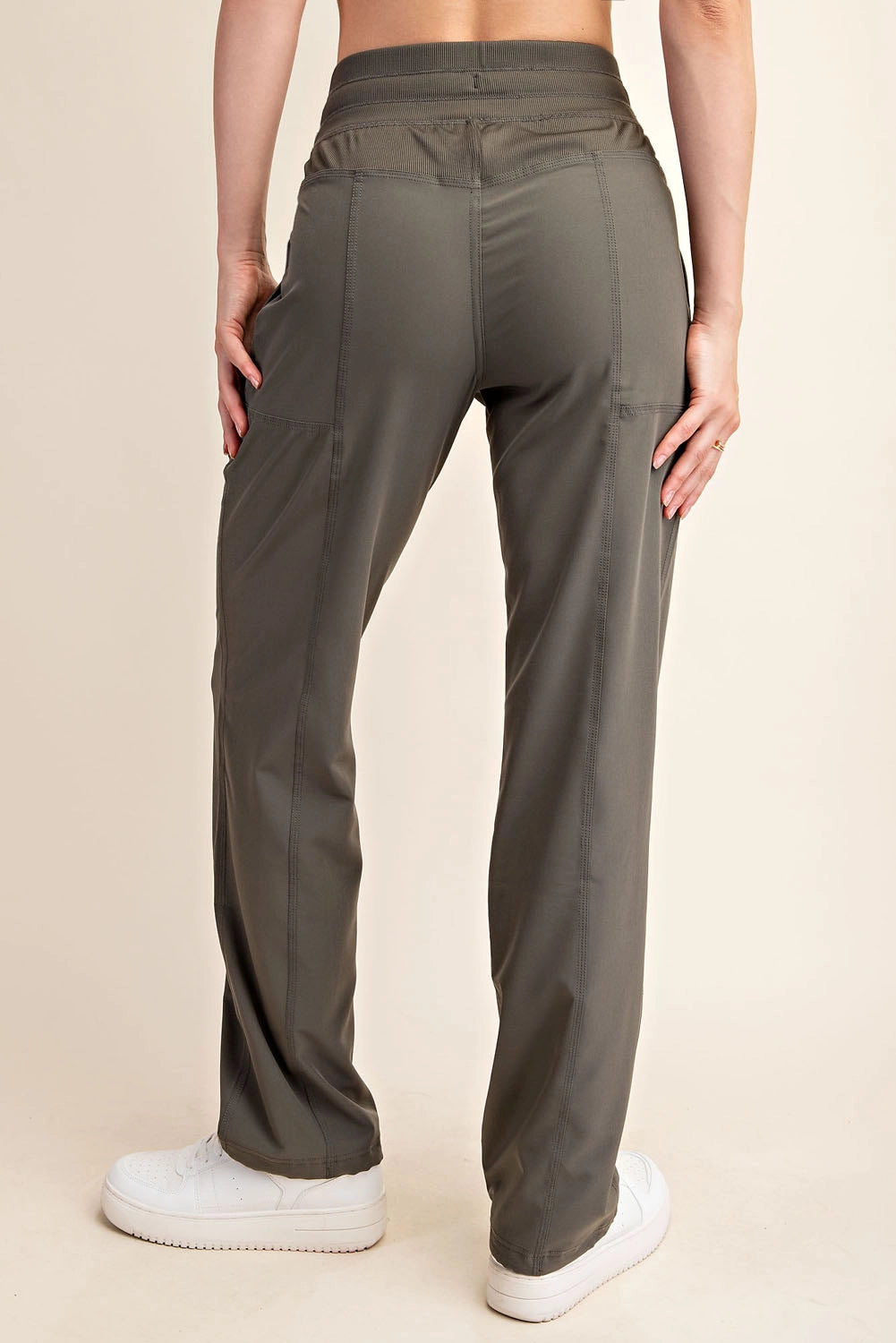 Oxford St Dance Studio Pant in Army Green